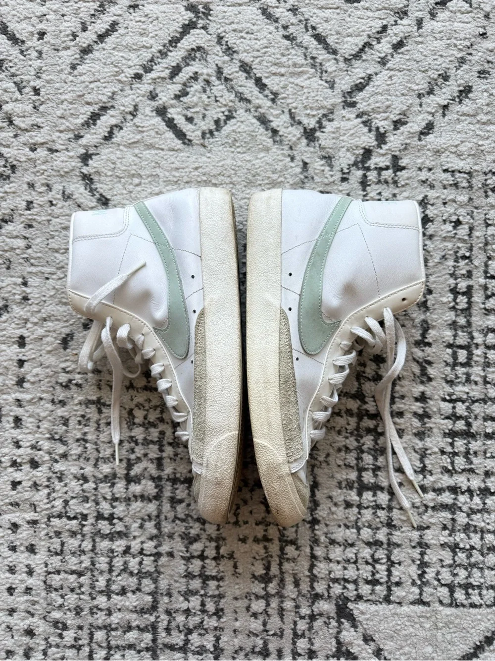Men’s Nike Blazer Mid 77 in US 11.5